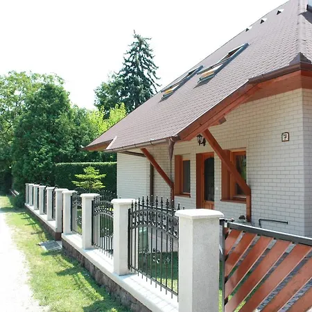 Сasa de vacaciones Manner Balatonalmádi